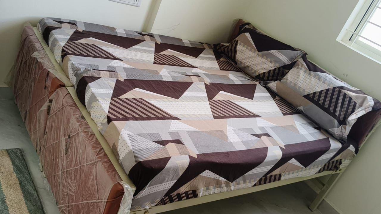 Double sharing furnished room